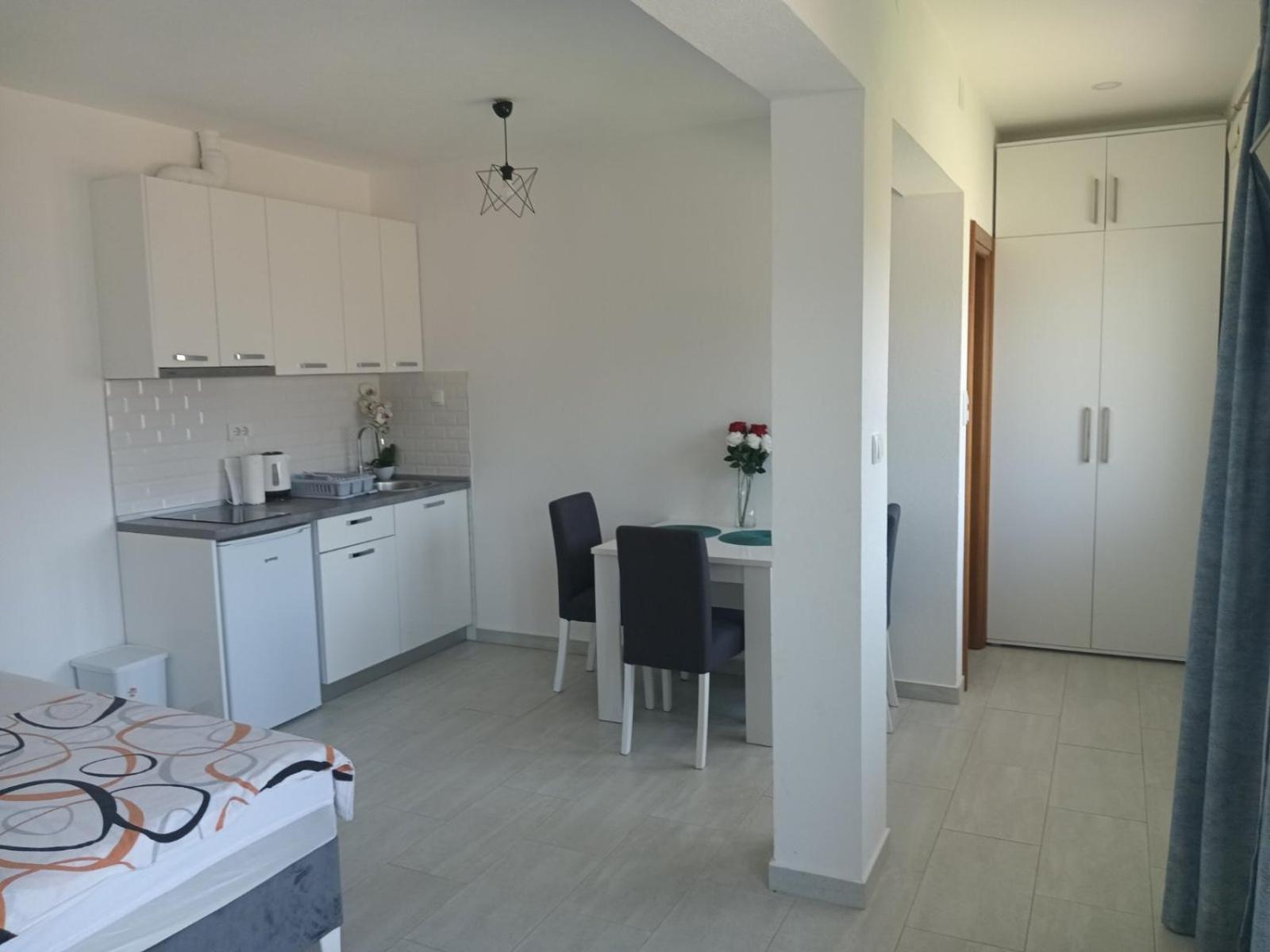 Appartement Bojan à Igalo Extérieur photo